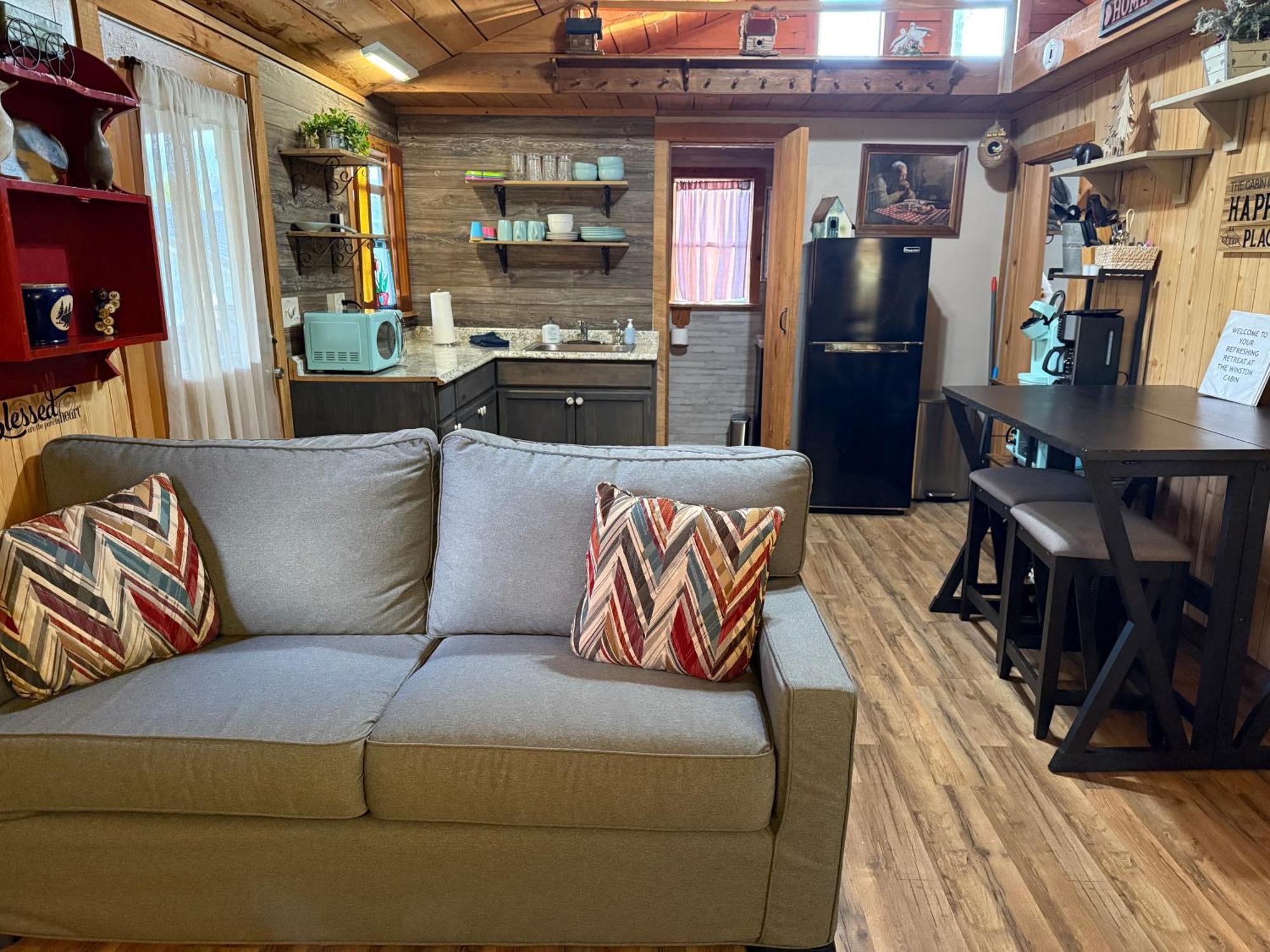 Cozy Cabin Walking Distance To Parkway! พิเจนฟอร์จ ภายนอก รูปภาพ